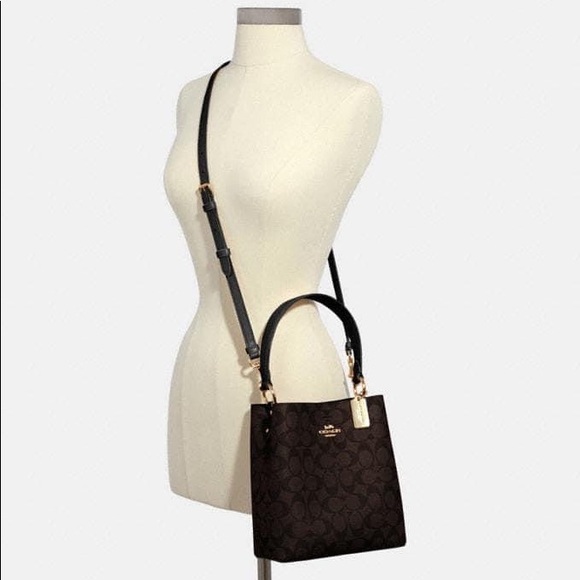 💰SOLD - 2312 - Coach Small Town Bucket Bag in Signature Canvas - Picture 10 of 10